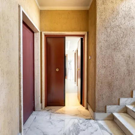 Apartment Cielo Suite, Panoramic View With Jacuzzi Rom